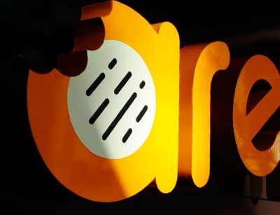Logo corpóreo de chapa