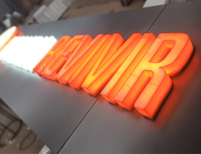 Letras corpóreas de acrílico luminoso