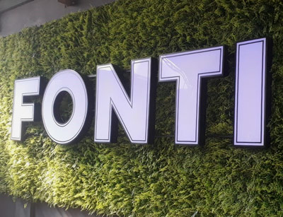 Corpóreo para carteles