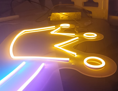 Corona de neón LED en Moreno