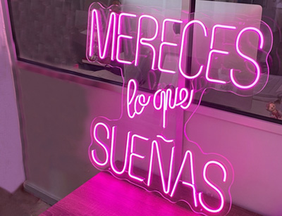 Cartel frase de motivación con neón LED en San Miguel
