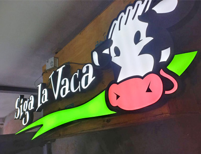 Cartel luminoso con luz LED