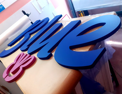 Letras de polifan pintadas